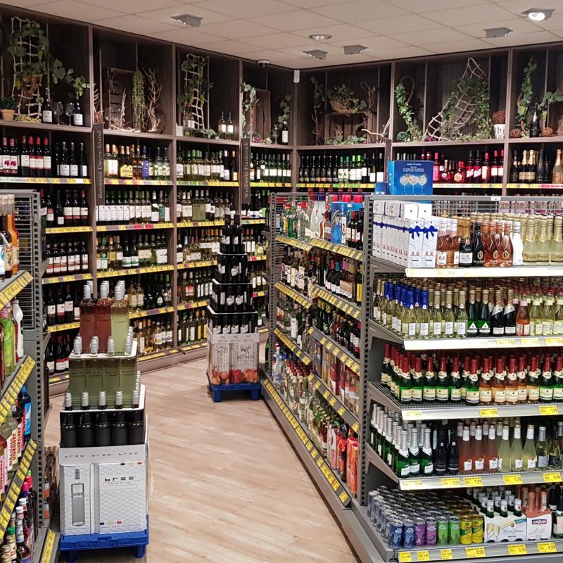 Weinecke und Spirituosenabteilung